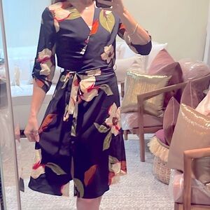 GENTLY USED MONTEAU DRESS XS
FAUX WRAP, BELTED, ELASTIC WAIST